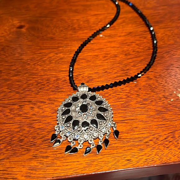 Jewelry - Yoni Z Black and Silver Pendant